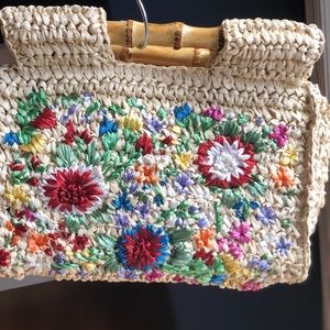 🏷Price Reduced!! Embroidered Straw Clutch Purse